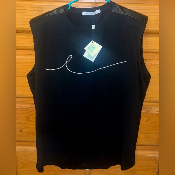 ByEgreis - XL-Woman Black Tank with shoulder pad. - Picture 3 of 4